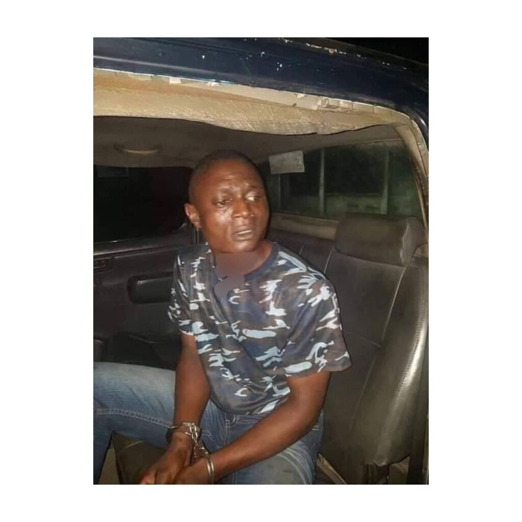 Police Officer nabbed while robbing residents in Rivers State