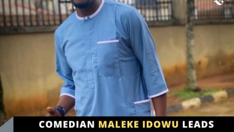 Comedian Maleke Idowu leads praise and worship on a plane after it experienced turbulence