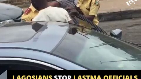 Lagosians stop LASTMA officials from arresting a motorist